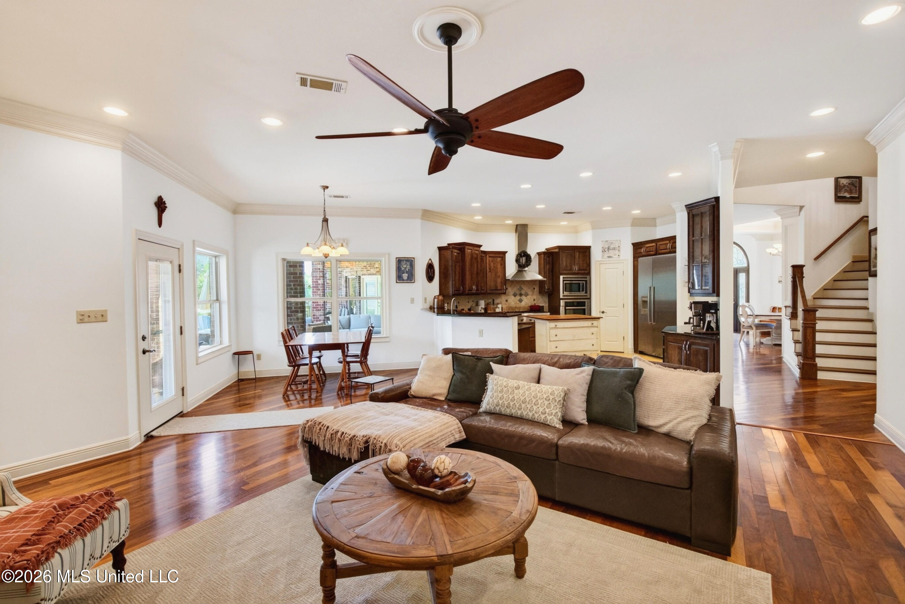 12244 E Pointe Drive Property Photo 21
