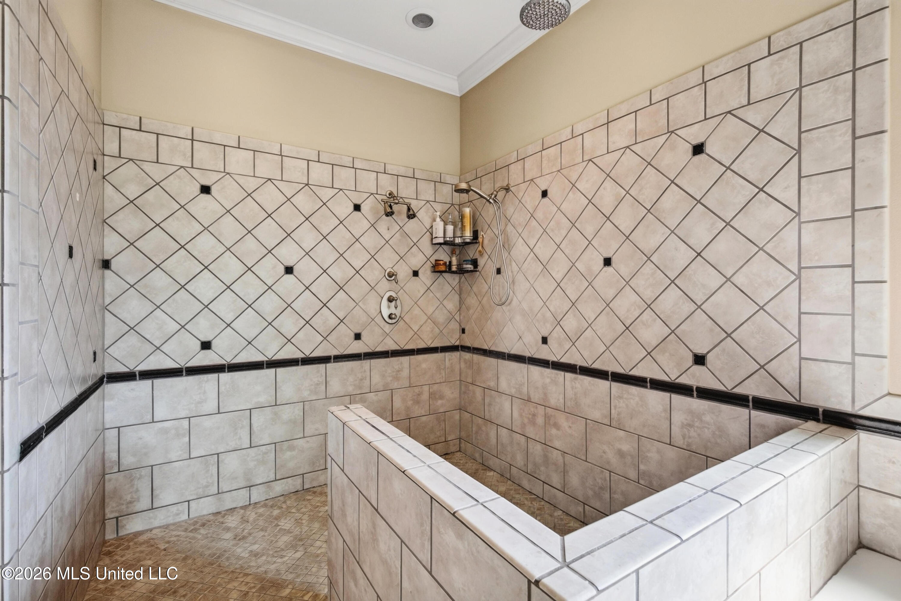 12244 E Pointe Drive Property Photo 39