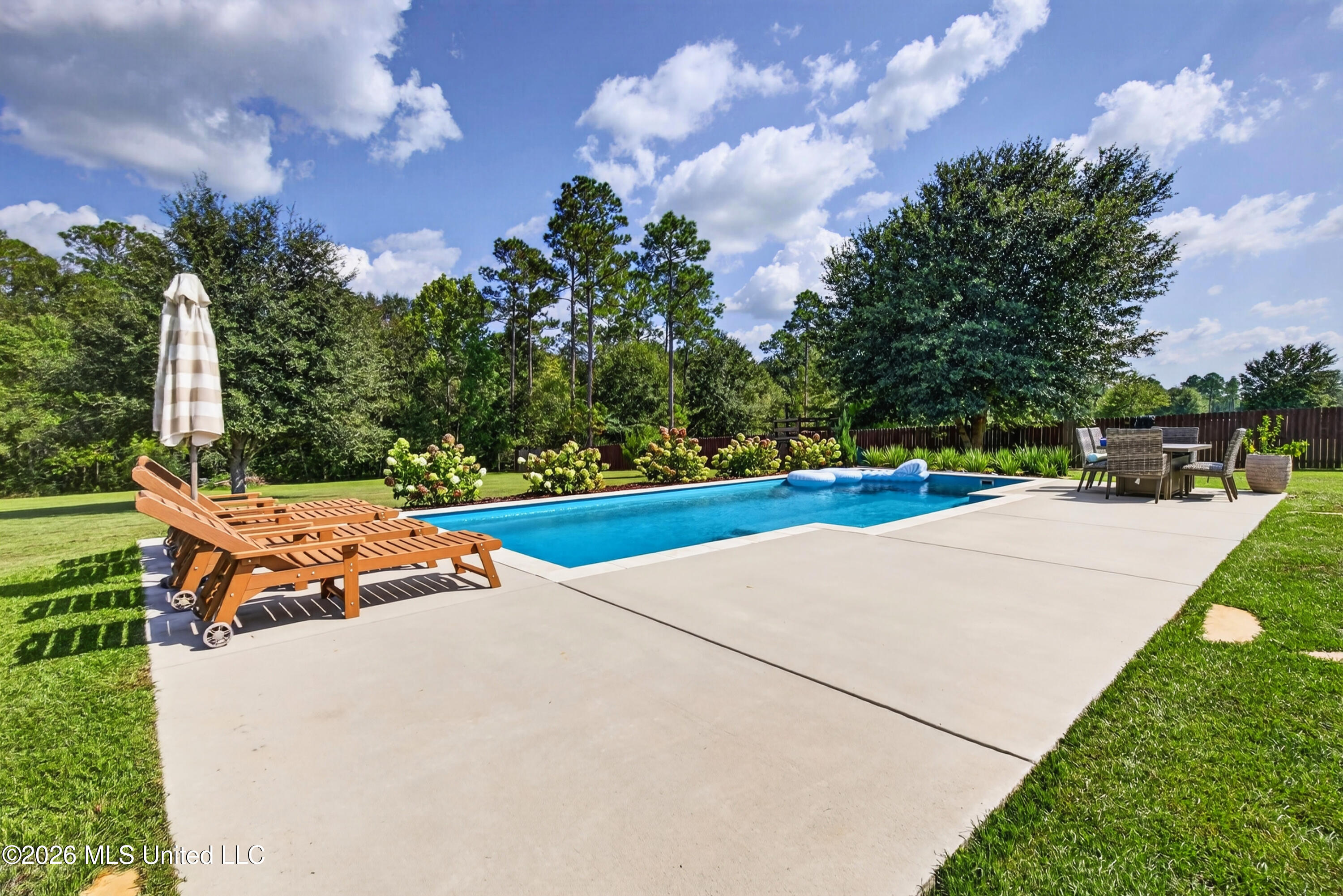 12244 E Pointe Drive Property Photo 76