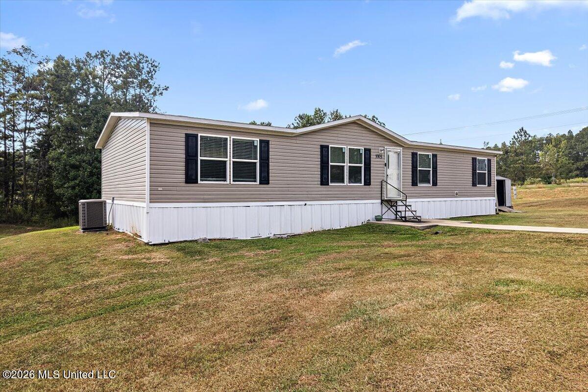 1003 Commodore Court Property Photo 2