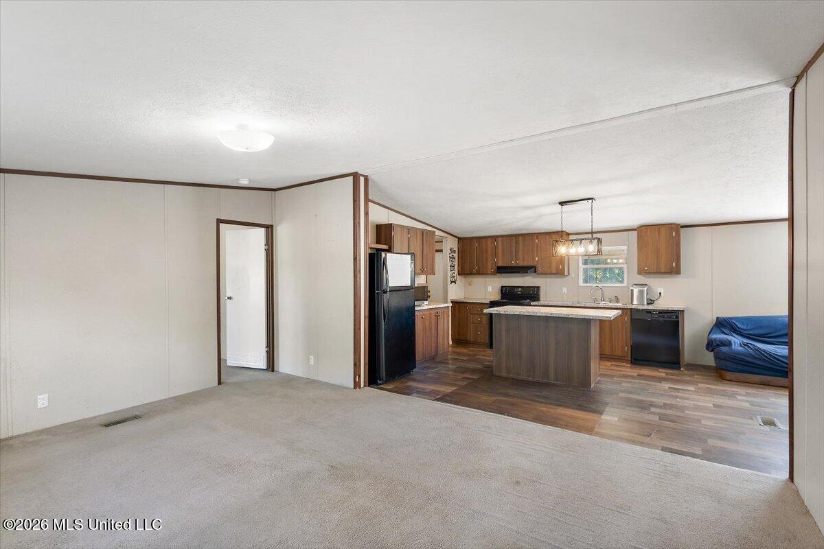 1003 Commodore Court Property Photo 6