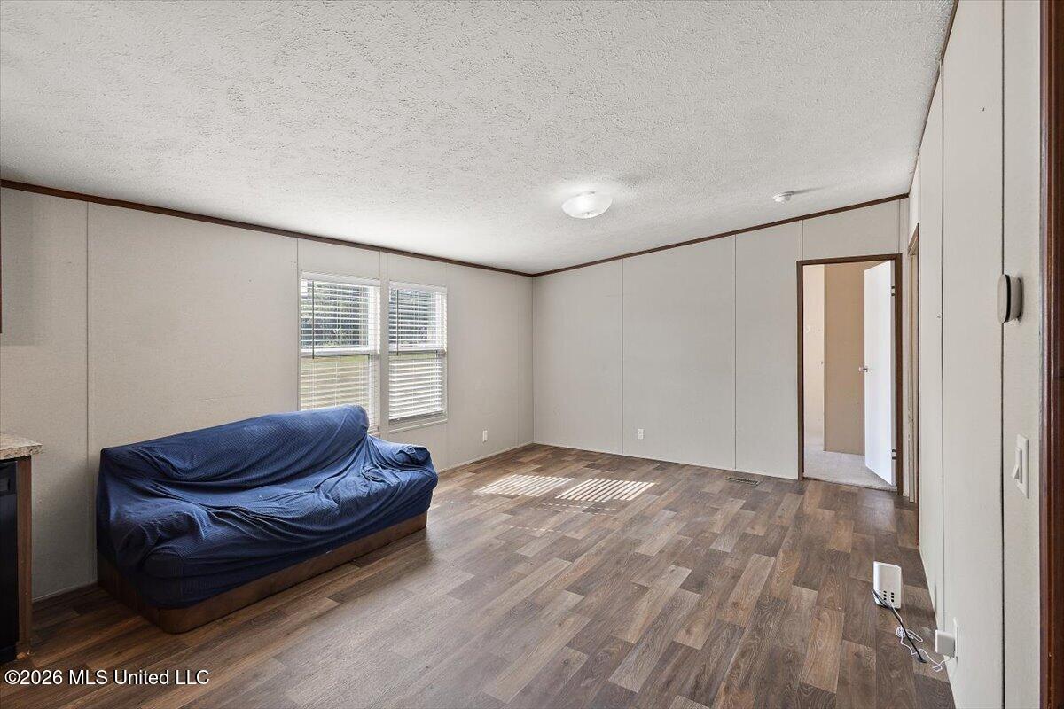 1003 Commodore Court Property Photo 8