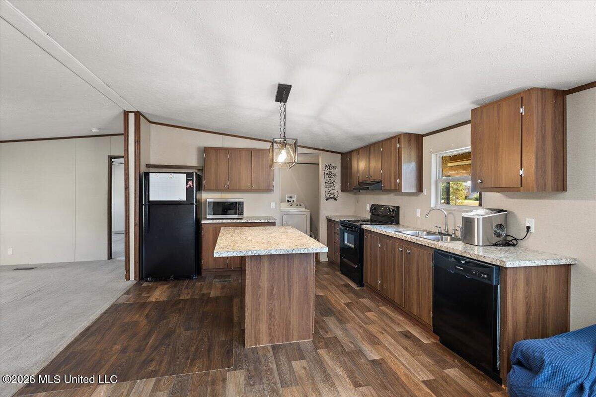 1003 Commodore Court Property Photo 9