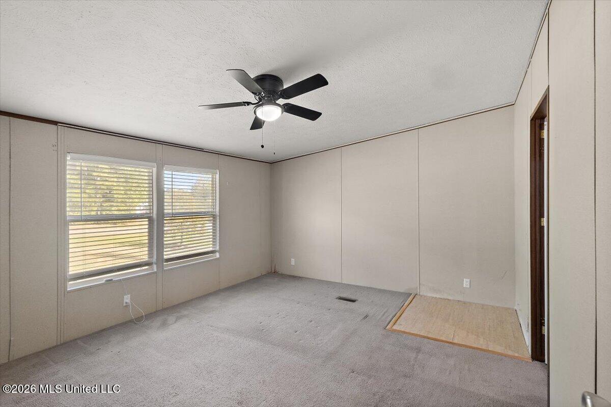 1003 Commodore Court Property Photo 11