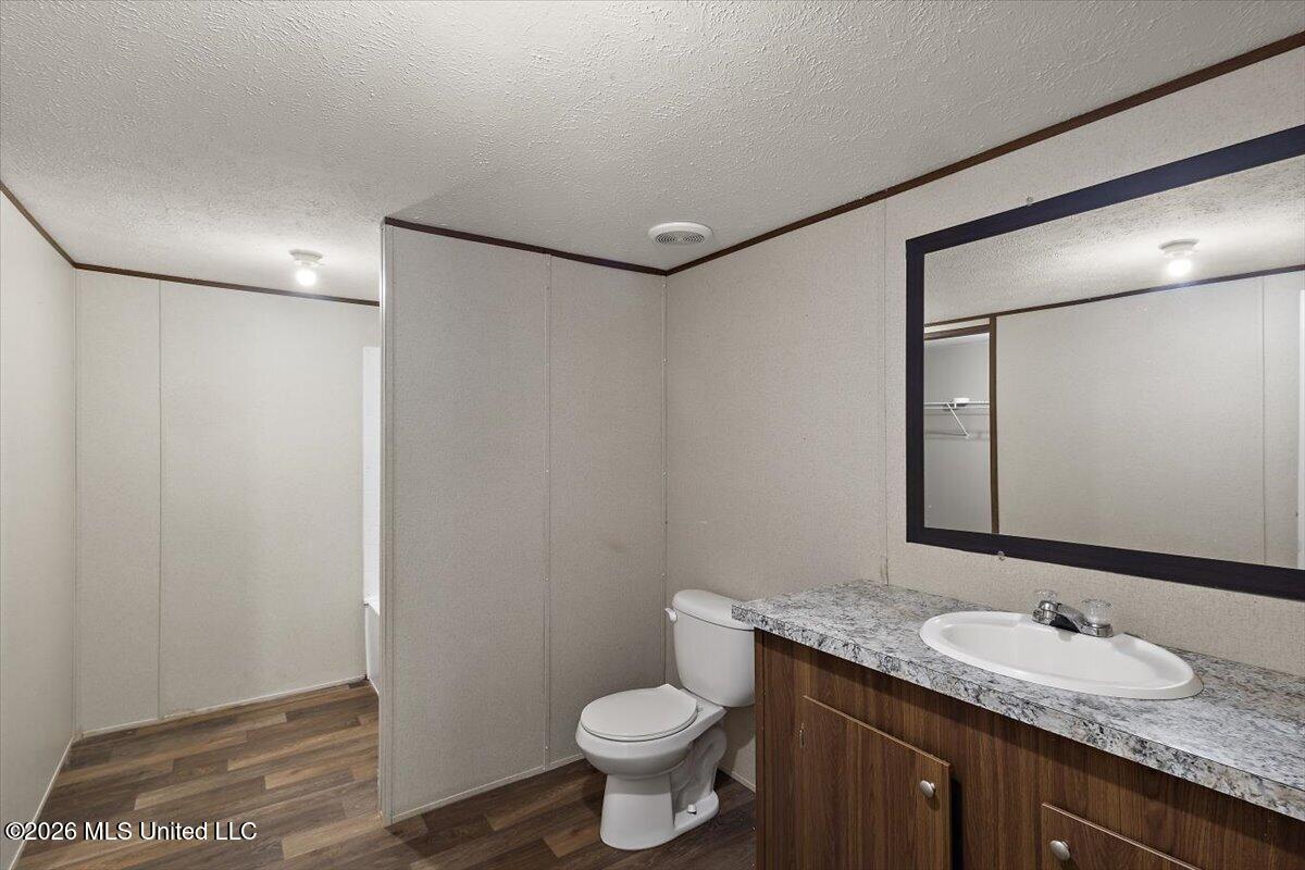 1003 Commodore Court Property Photo 13