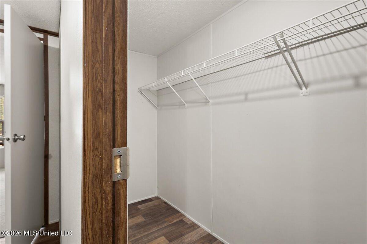 1003 Commodore Court Property Photo 15