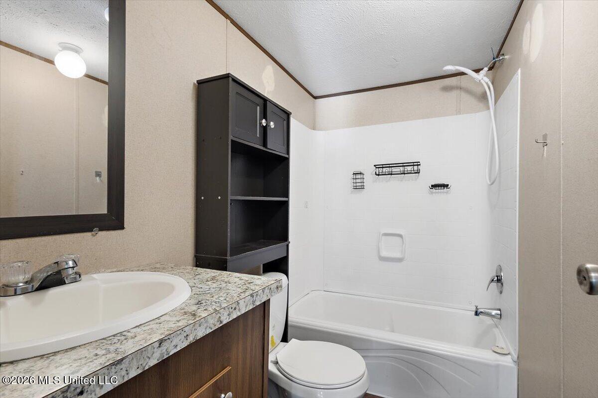 1003 Commodore Court Property Photo 17