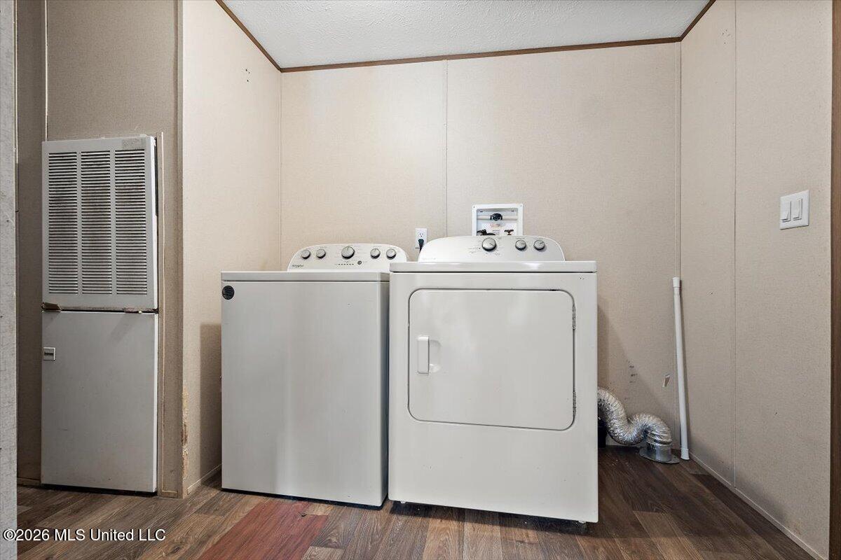 1003 Commodore Court Property Photo 20