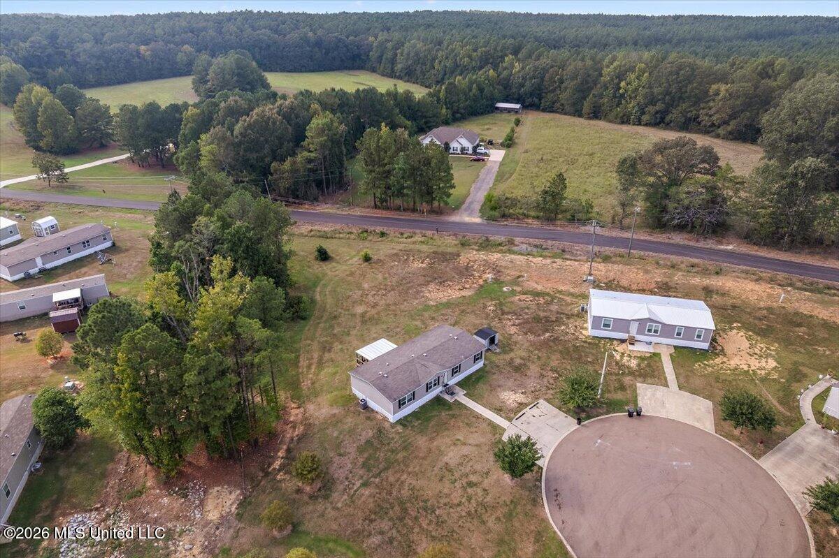 1003 Commodore Court Property Photo 25