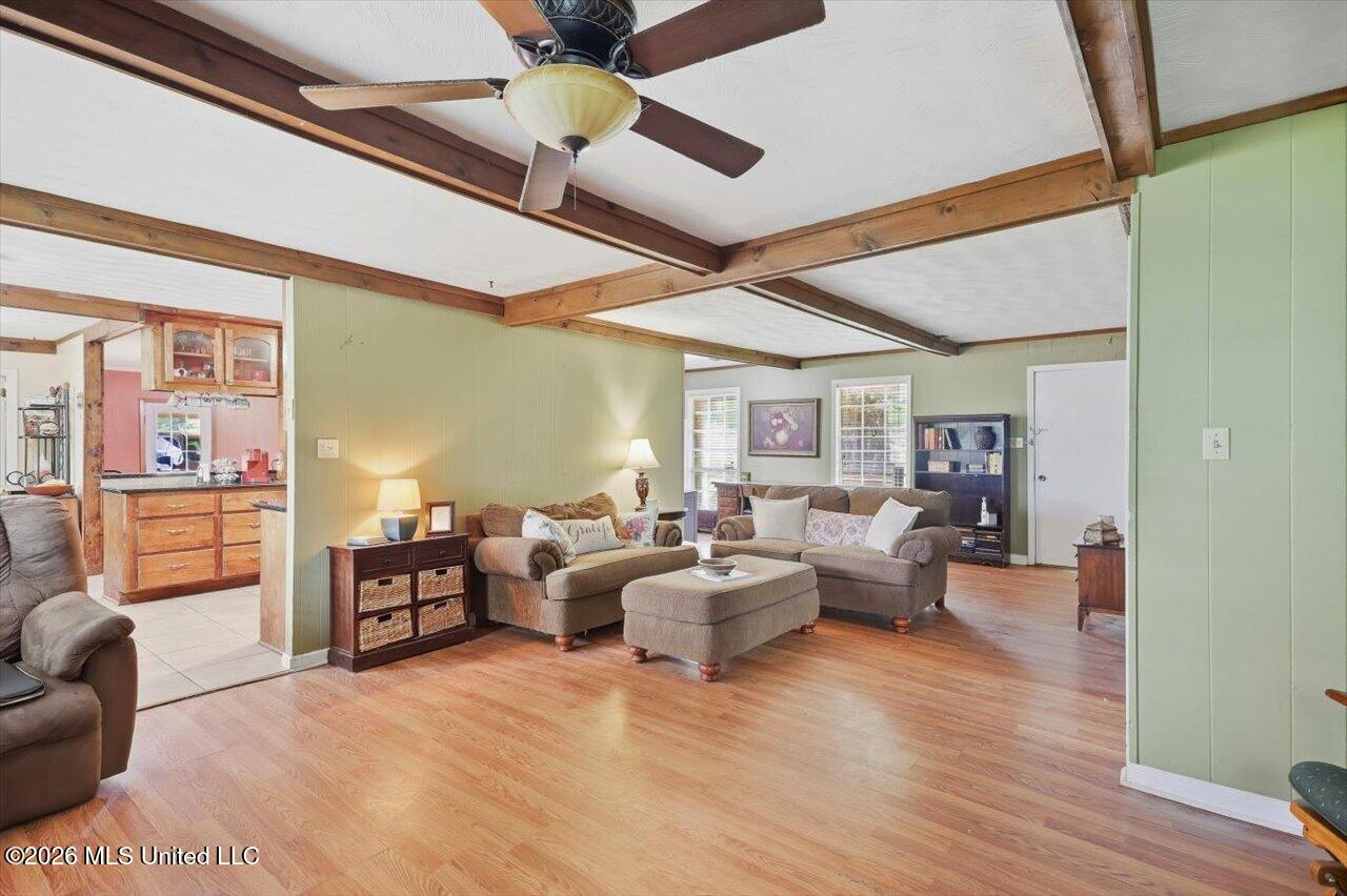2832 N Mississippi 43 Property Photo 6