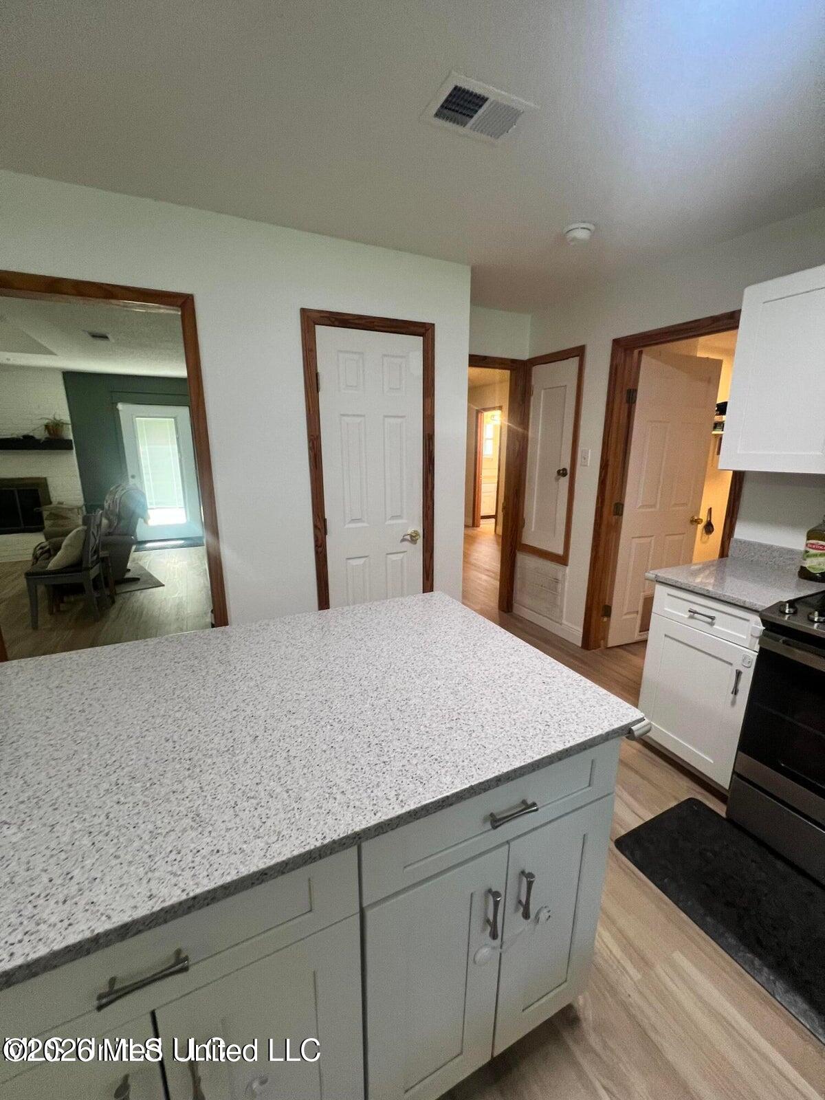 11258 Laura Lane Property Photo 8
