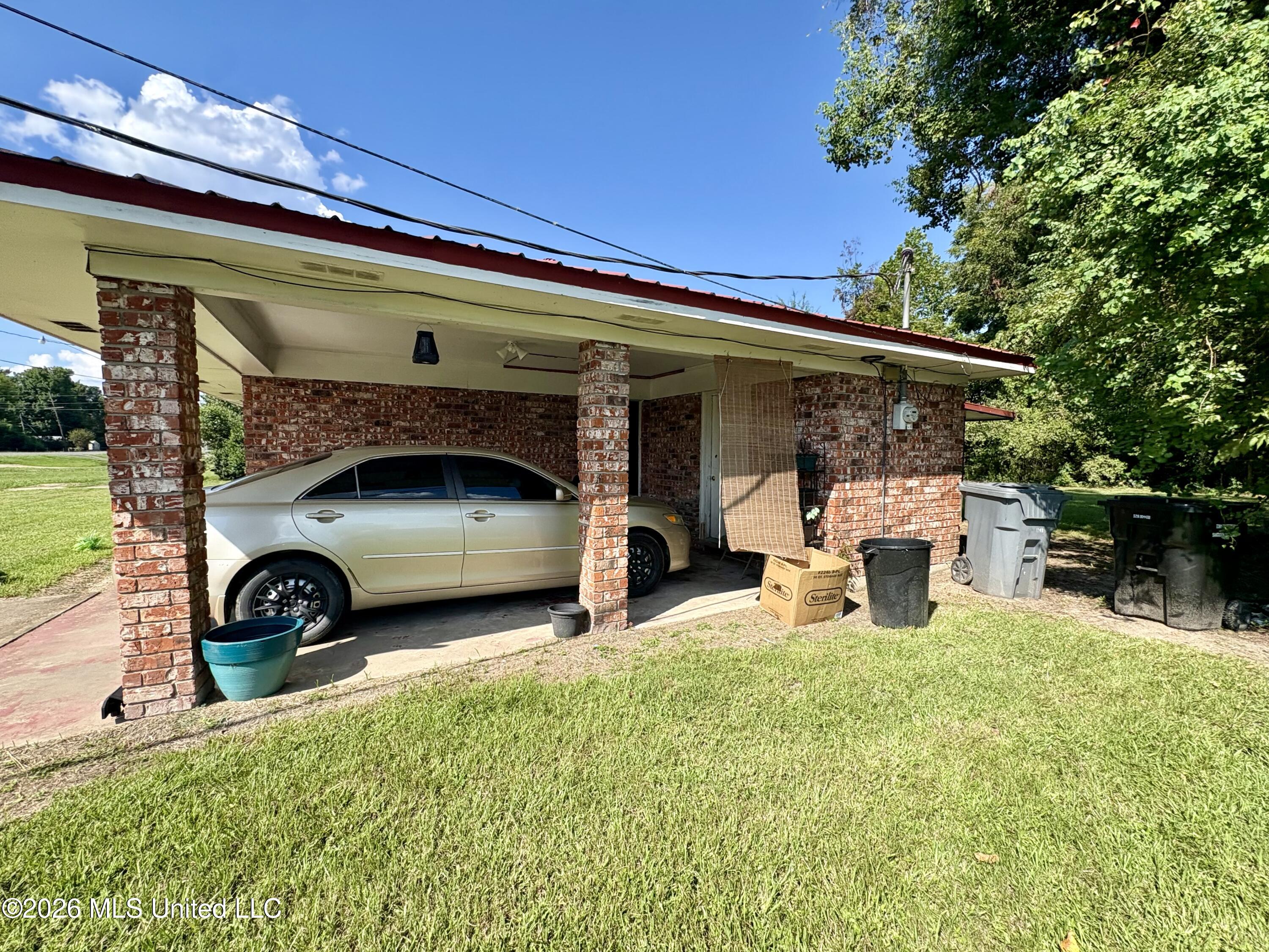 27661 Highway 15 Property Photo 2