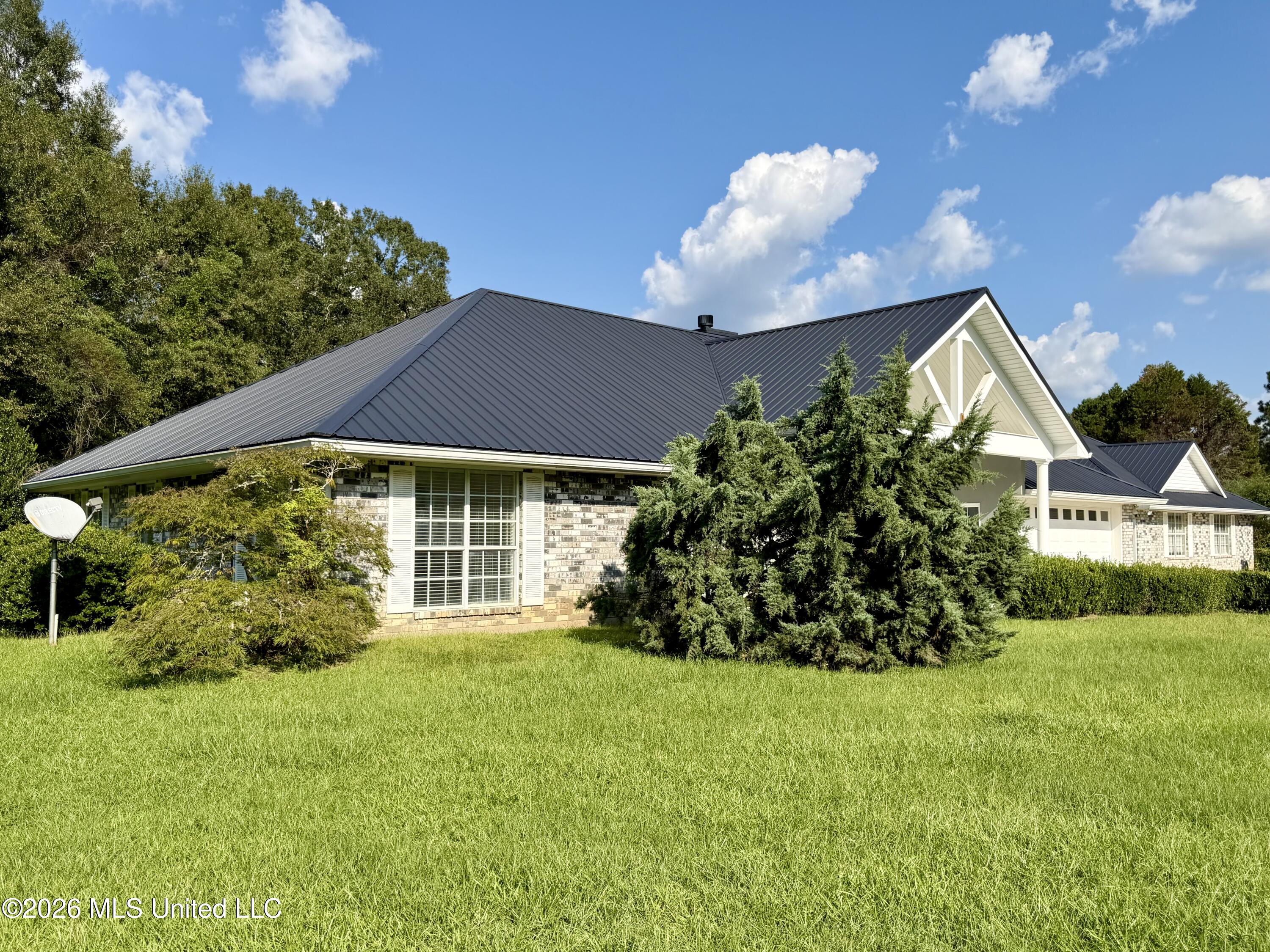 39 Oak Allee Drive Property Photo 5