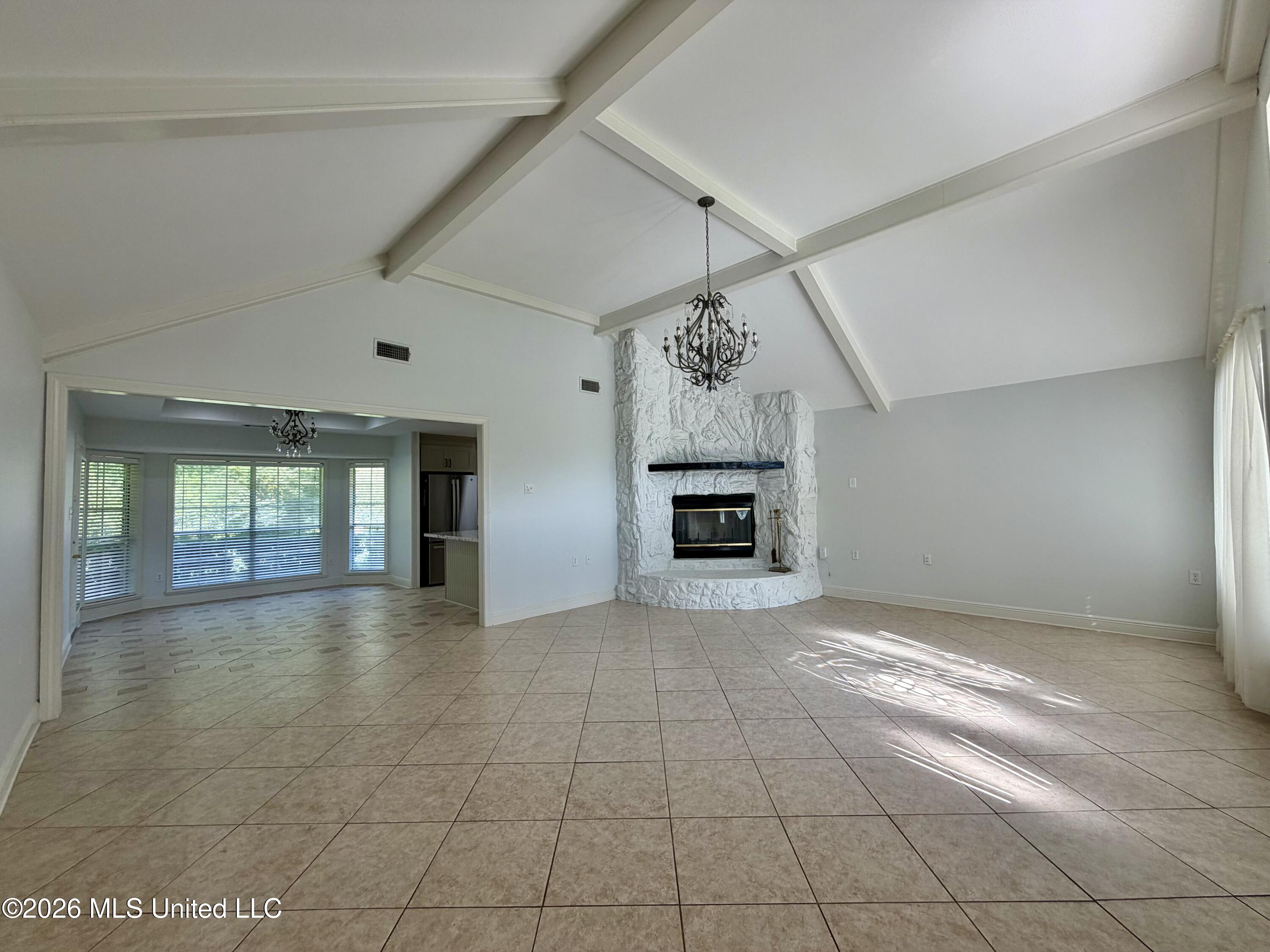 39 Oak Allee Drive Property Photo 8