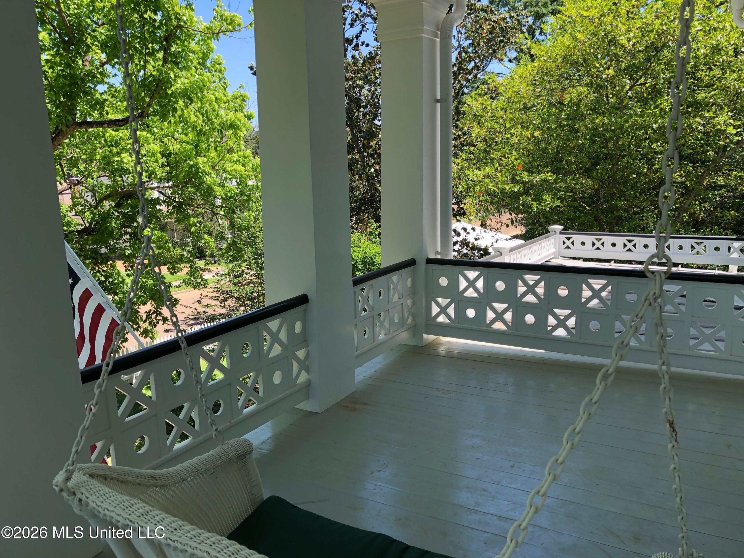 138 E Fulton Street Property Photo 5