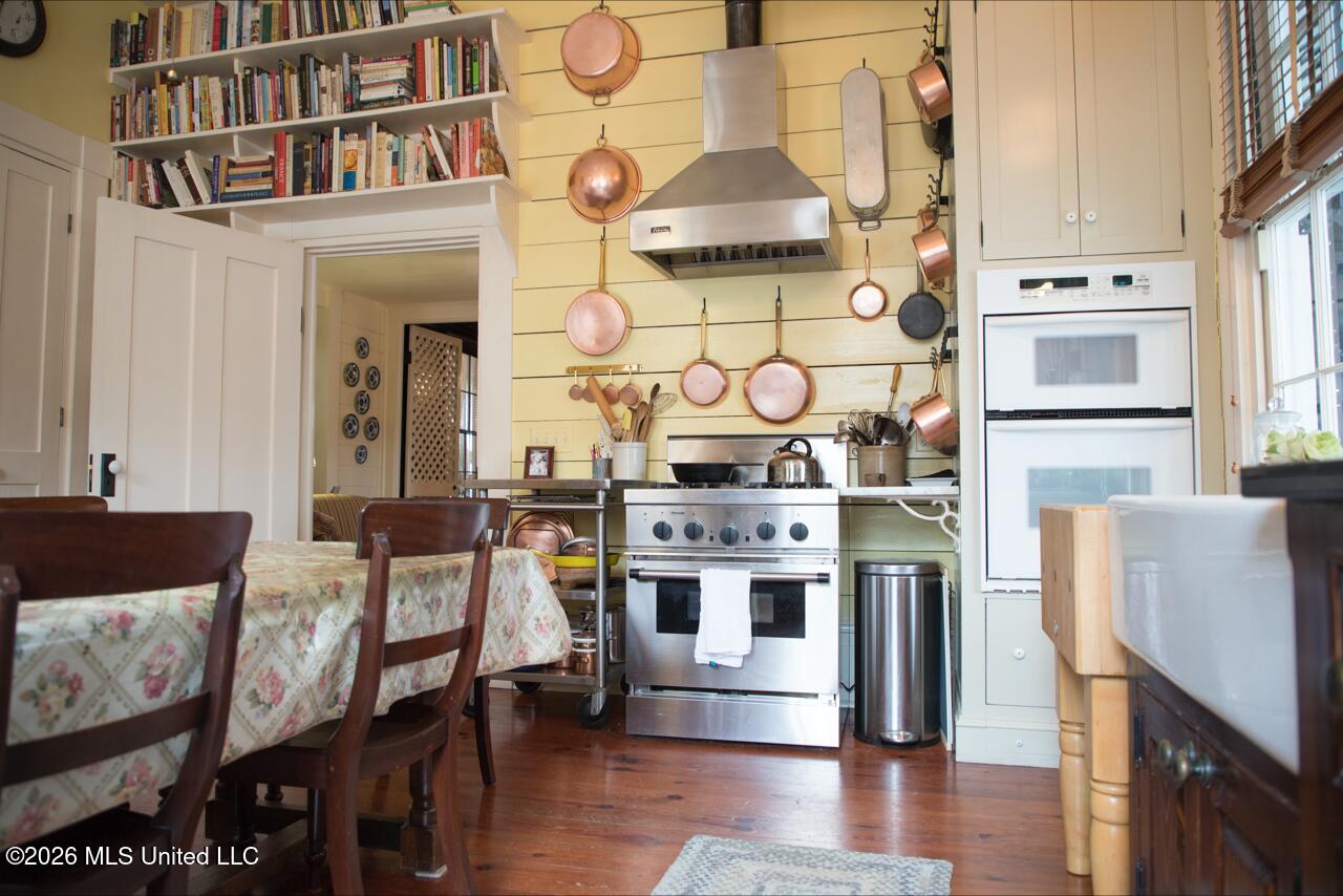 138 E Fulton Street Property Photo 24