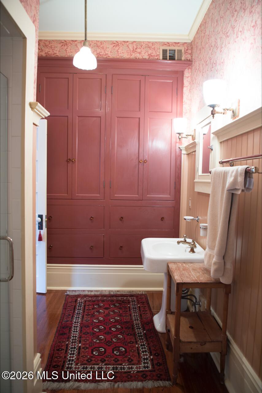 138 E Fulton Street Property Photo 40