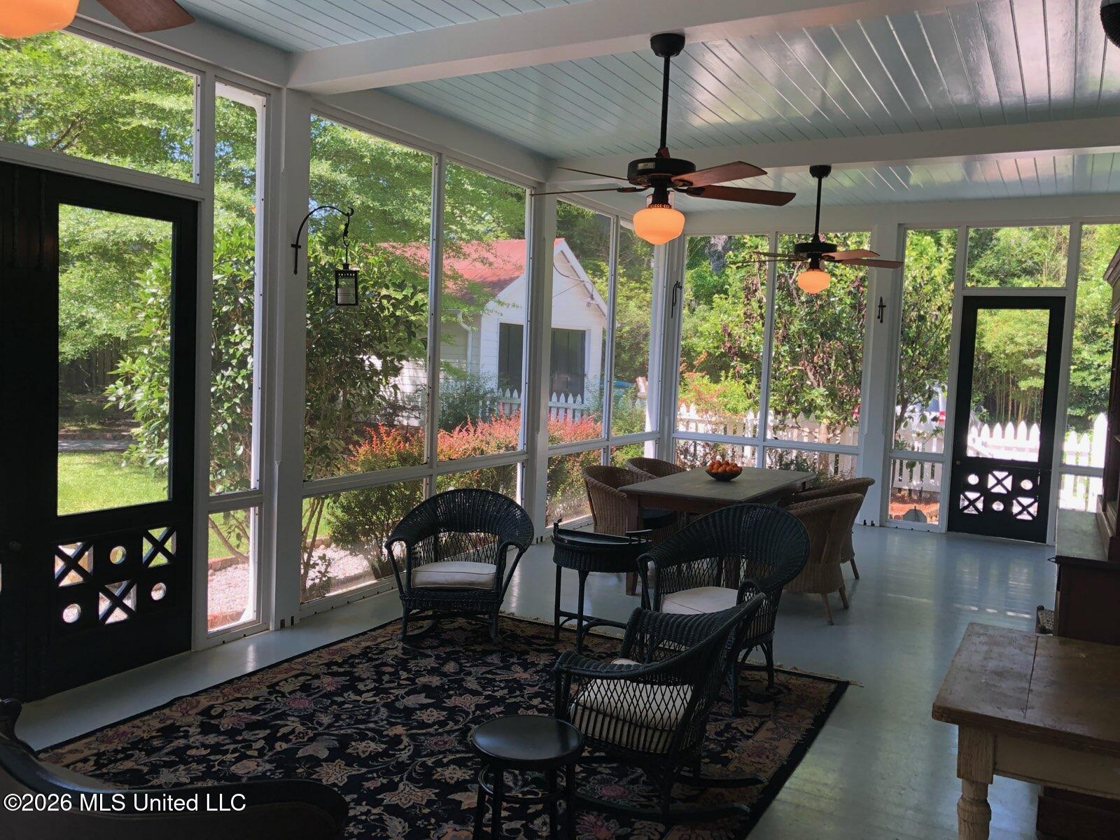 138 E Fulton Street Property Photo 45