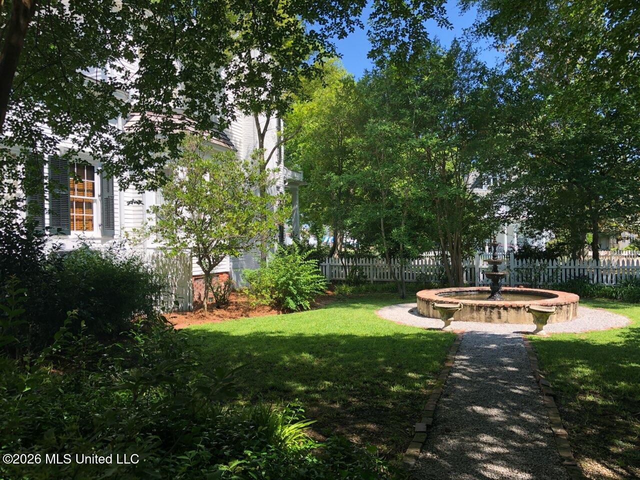 138 E Fulton Street Property Photo 49