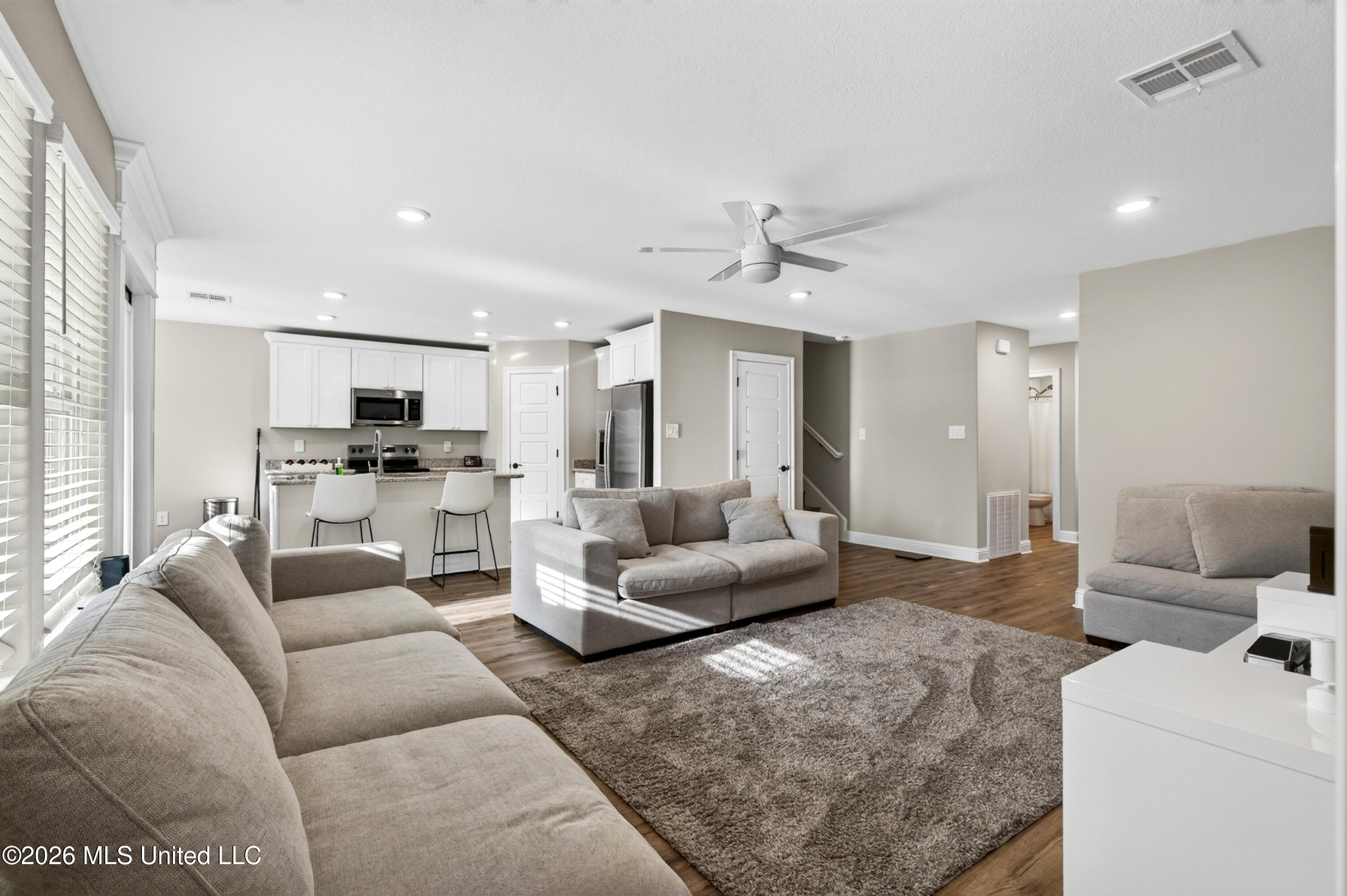 130 Pointe Breeze Way Property Photo 8