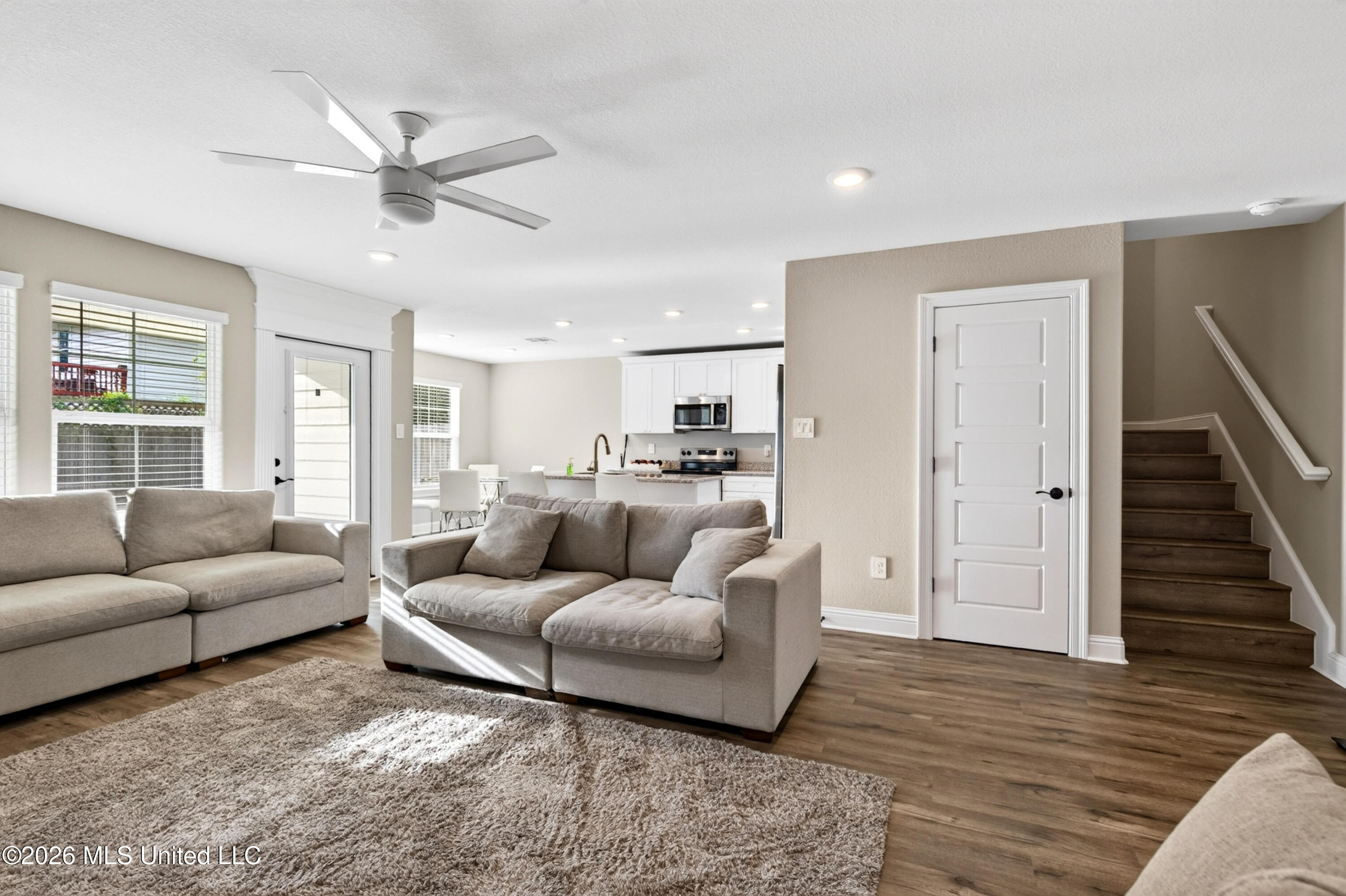 130 Pointe Breeze Way Property Photo 9