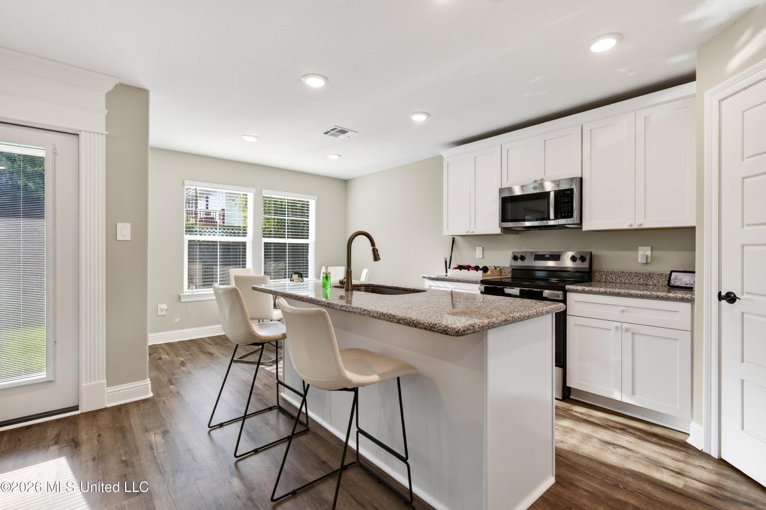 130 Pointe Breeze Way Property Photo 11