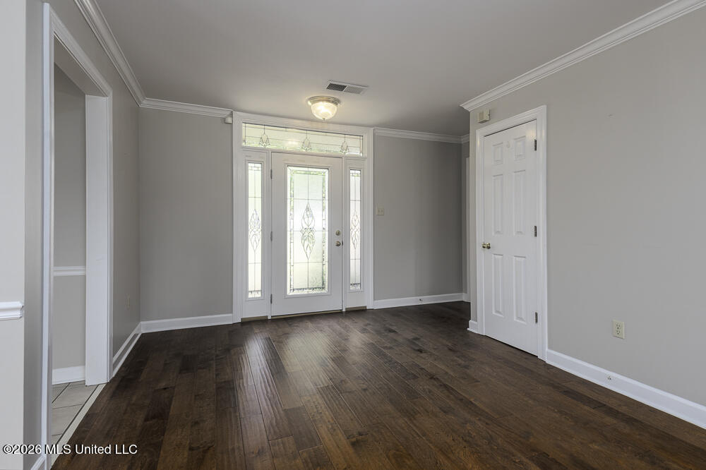 9423 S Laurel Hill Property Photo 5