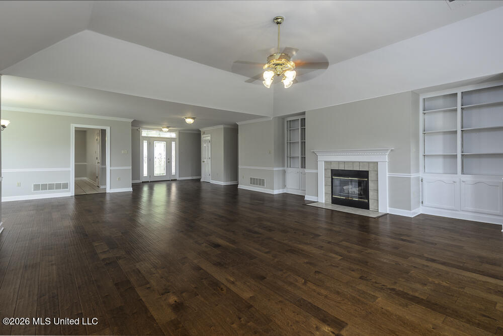 9423 S Laurel Hill Property Photo 7