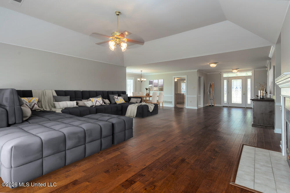 9423 S Laurel Hill Property Photo 8