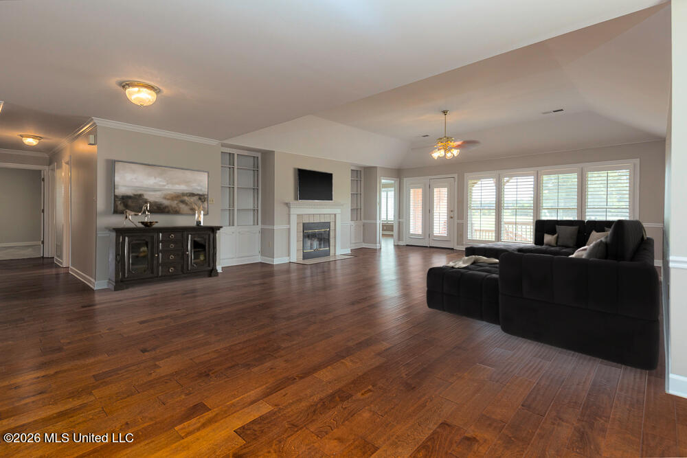 9423 S Laurel Hill Property Photo 10
