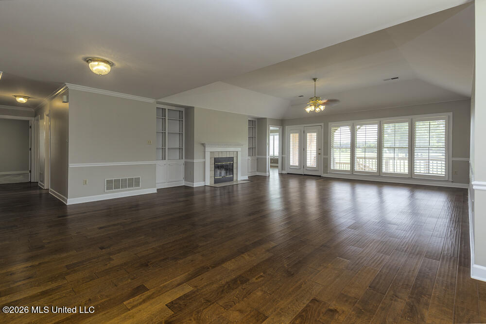 9423 S Laurel Hill Property Photo 11