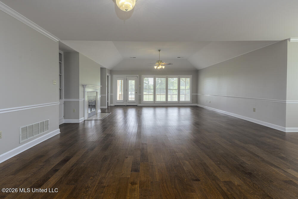 9423 S Laurel Hill Property Photo 12