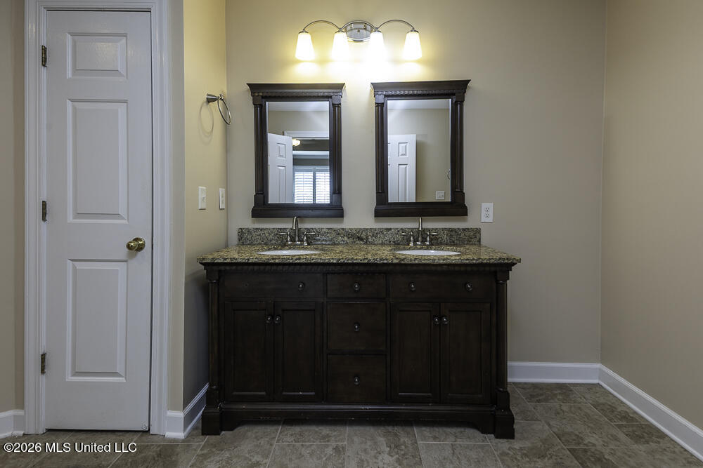 9423 S Laurel Hill Property Photo 25