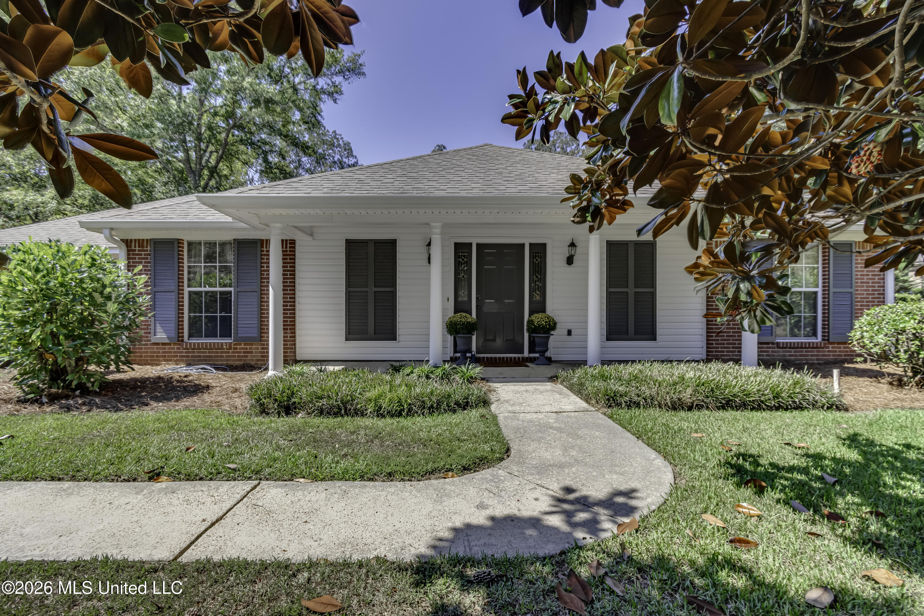 210 Southampton Place Property Photo 1