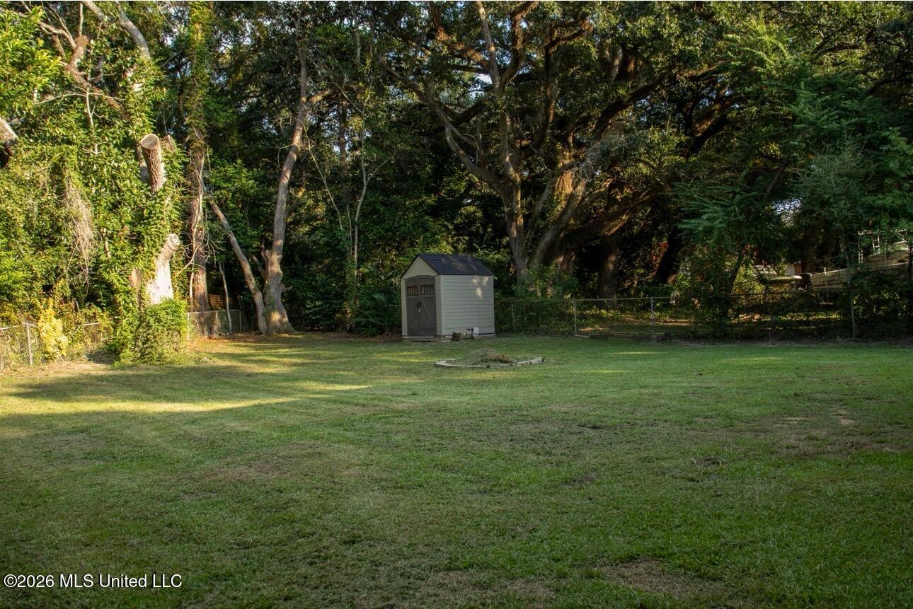 324 West Drive Property Photo 6