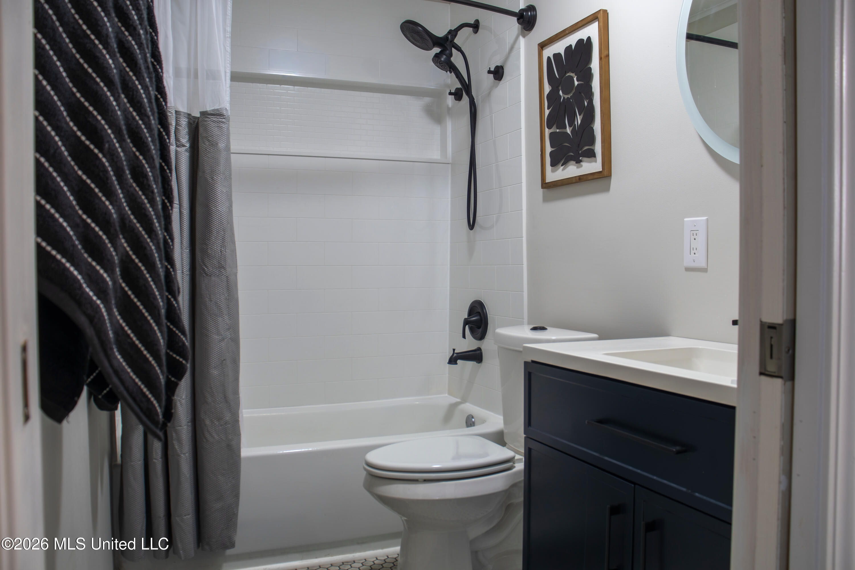 324 West Drive Property Photo 15
