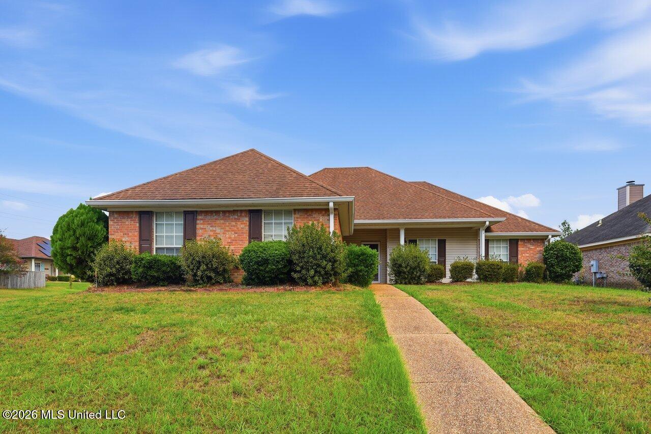 112 E Magnolia Place Property Photo 1