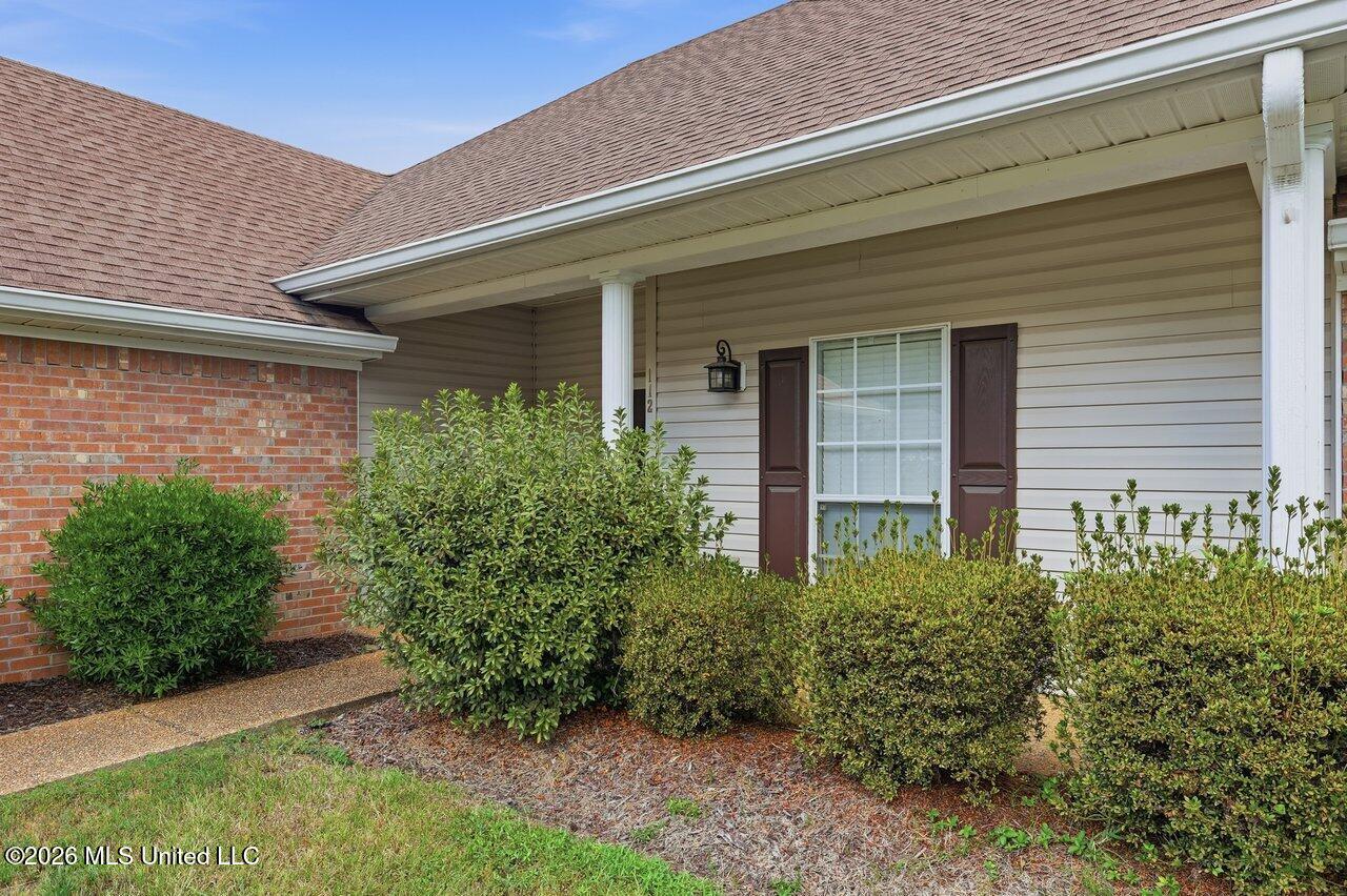 112 E Magnolia Place Property Photo 2