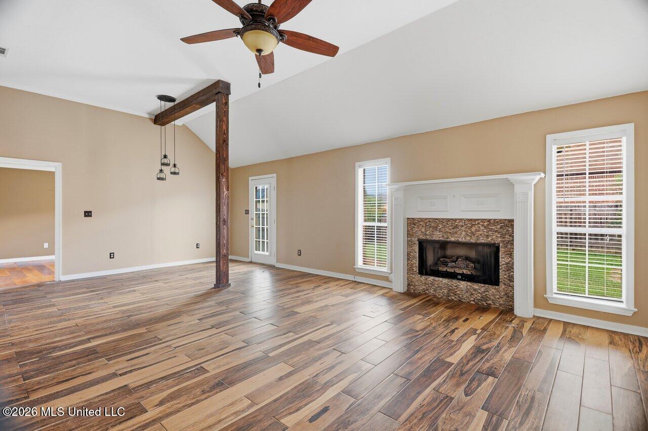 112 E Magnolia Place Property Photo 5
