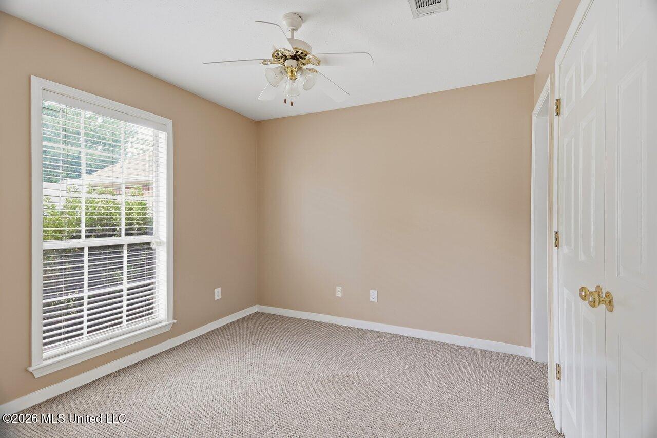 112 E Magnolia Place Property Photo 14