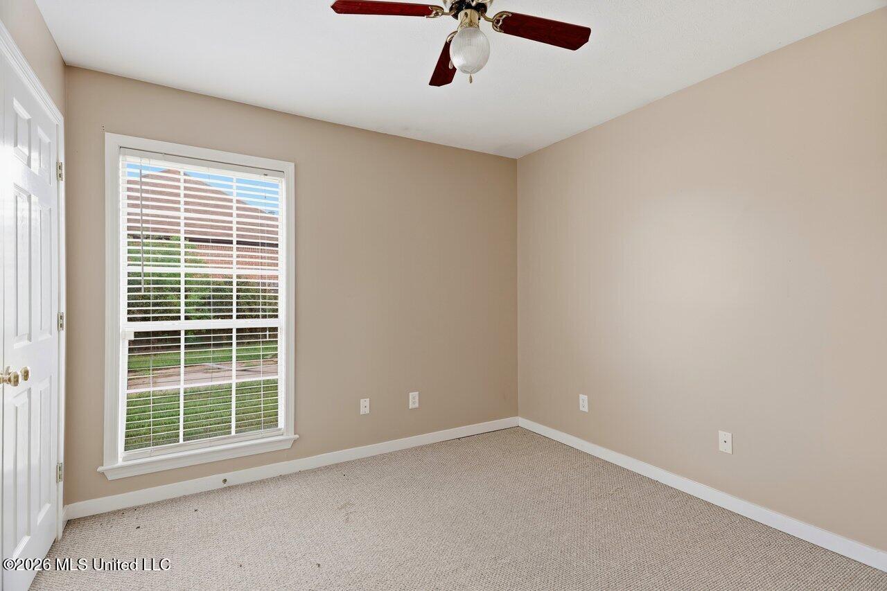 112 E Magnolia Place Property Photo 18