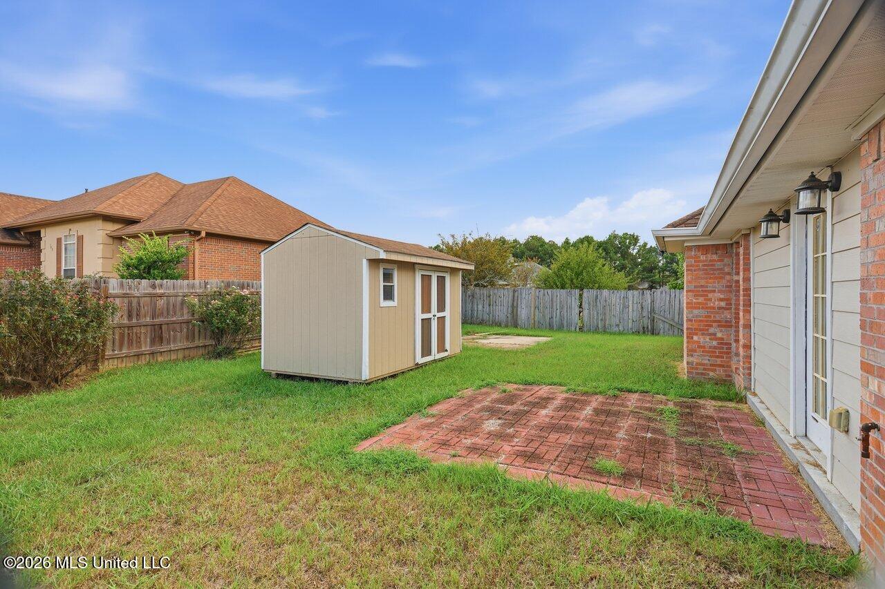 112 E Magnolia Place Property Photo 20