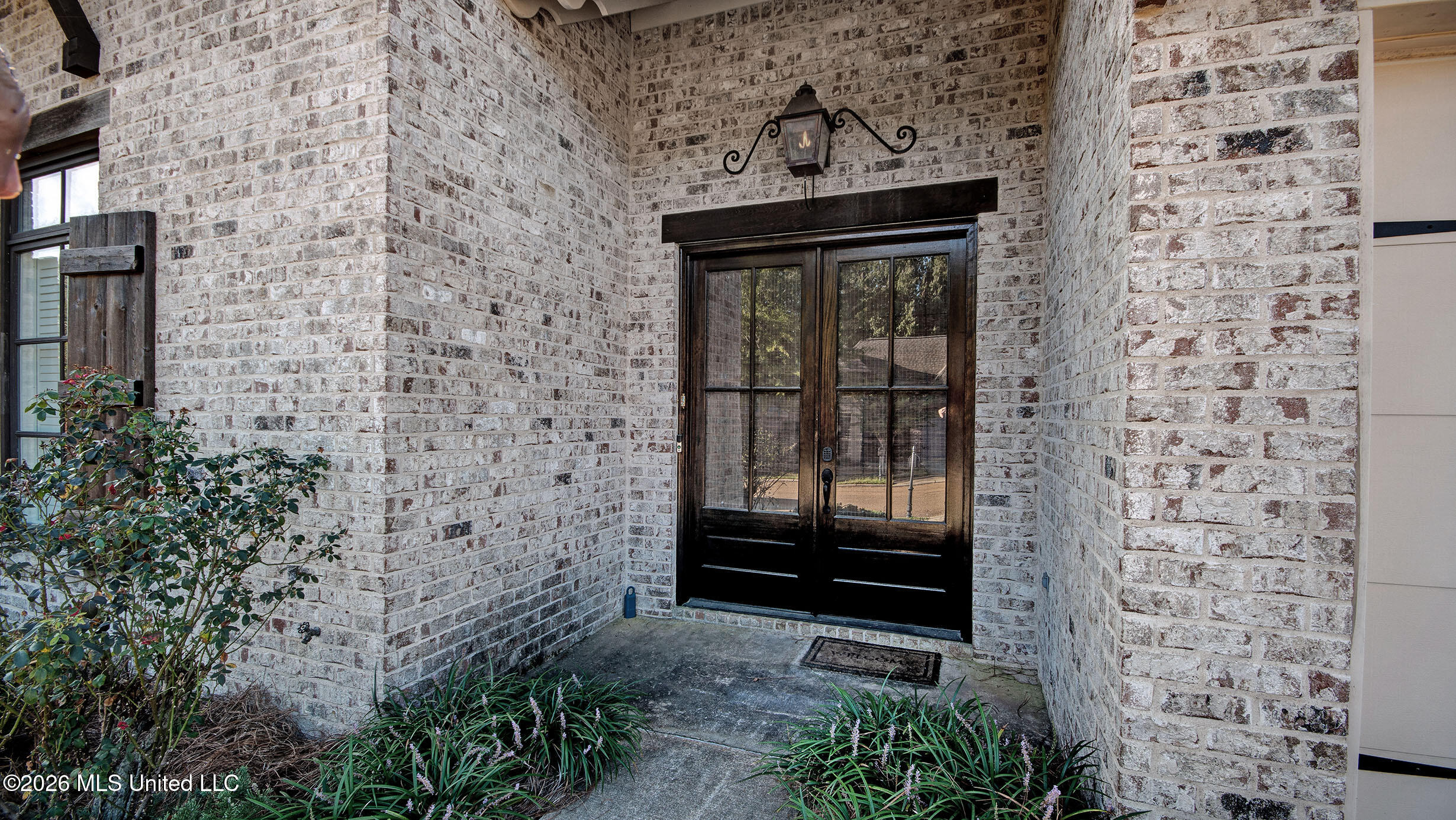 115 Hampton Chase Property Photo 4