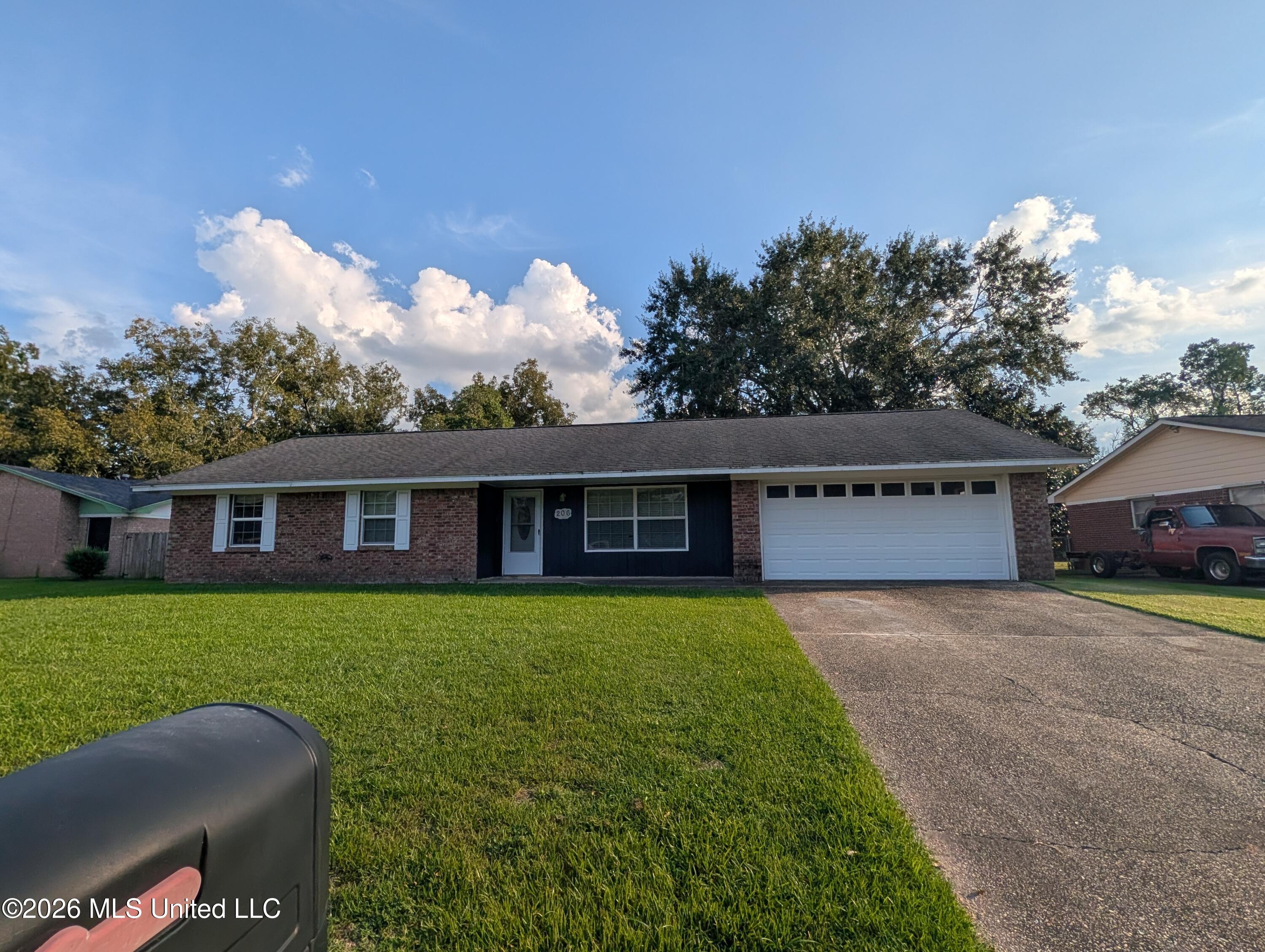206 Janelle Drive Property Photo 2