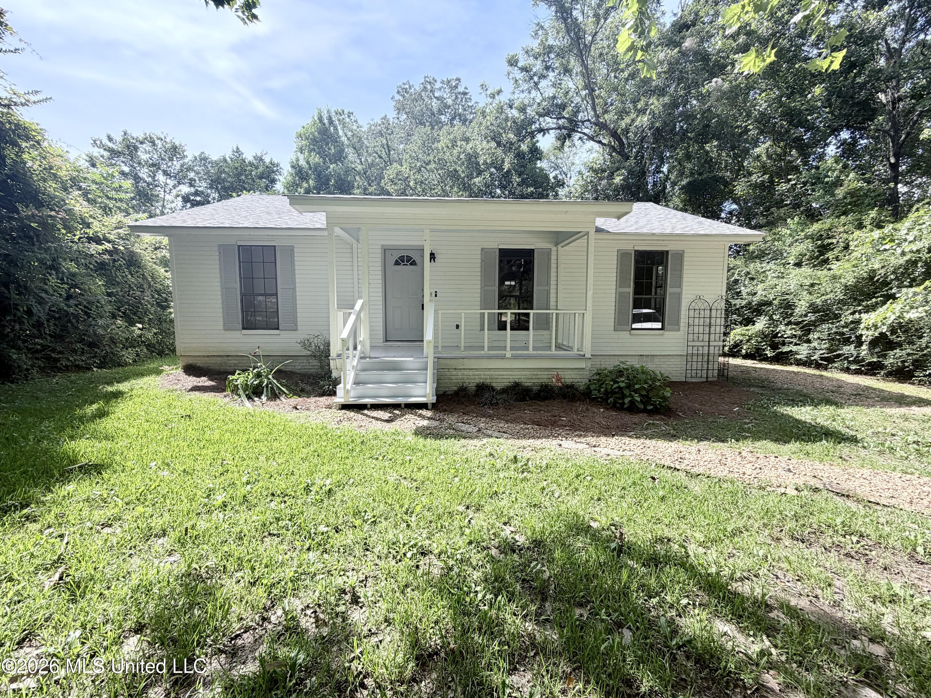 260 Morrison Road Property Photo 2