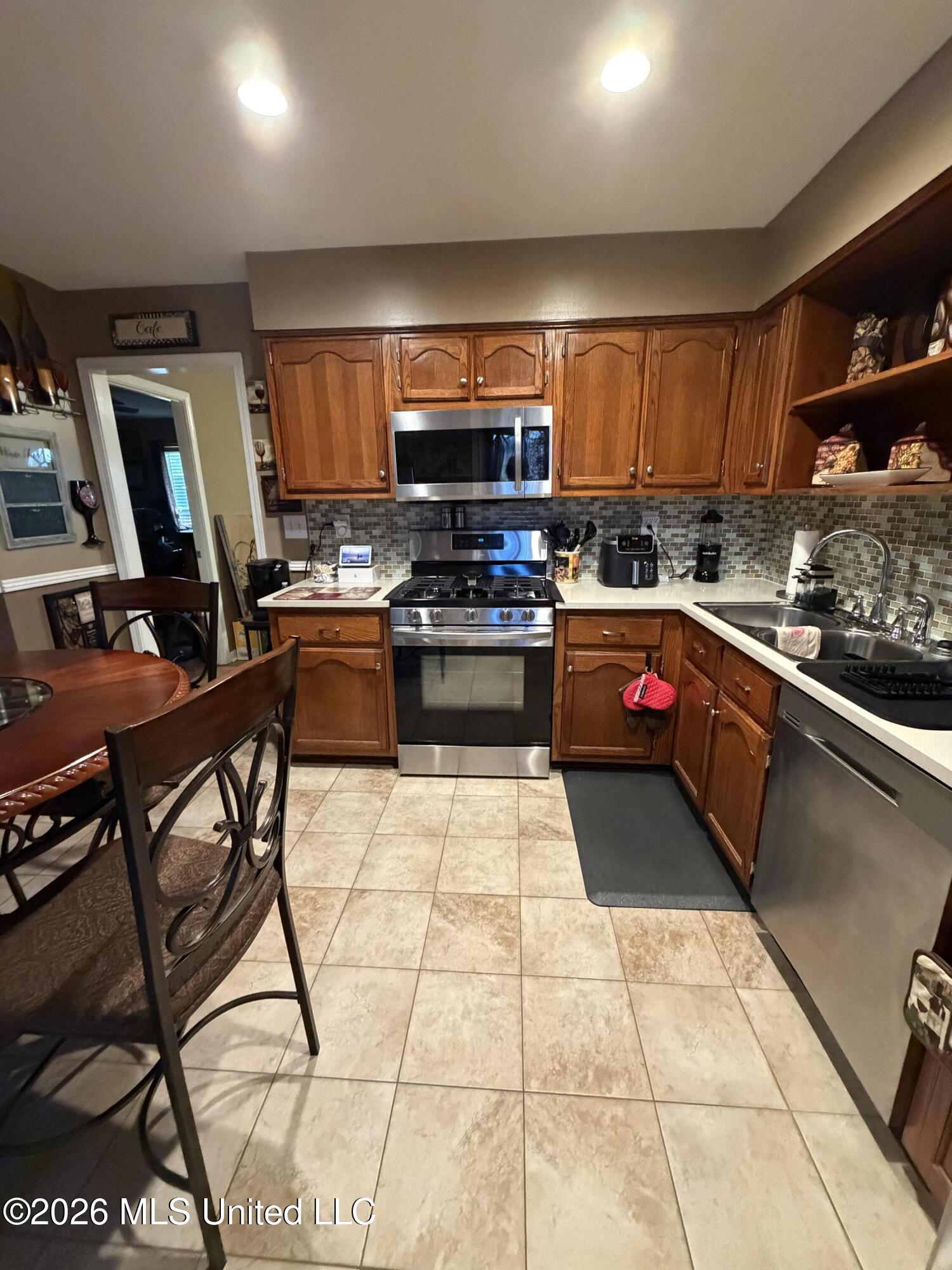 7424 Grace Boulevard Property Photo 6