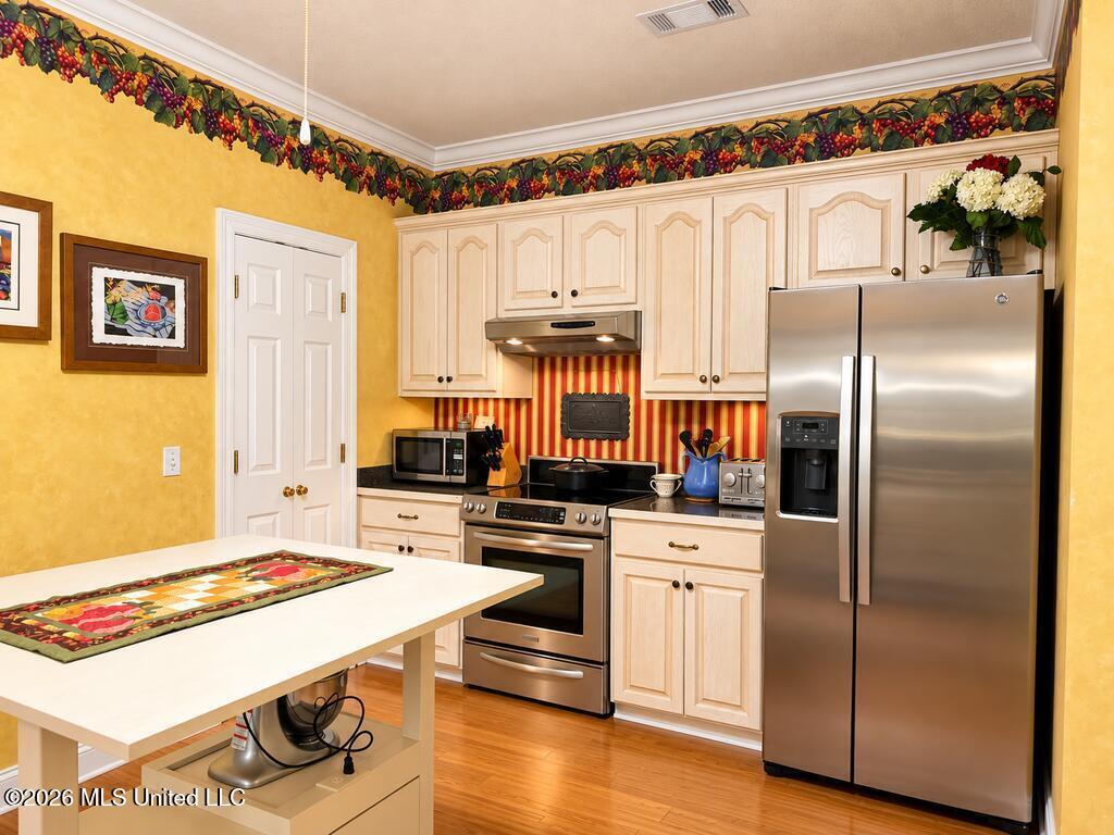 16 Timber Creek Drive Property Photo 2