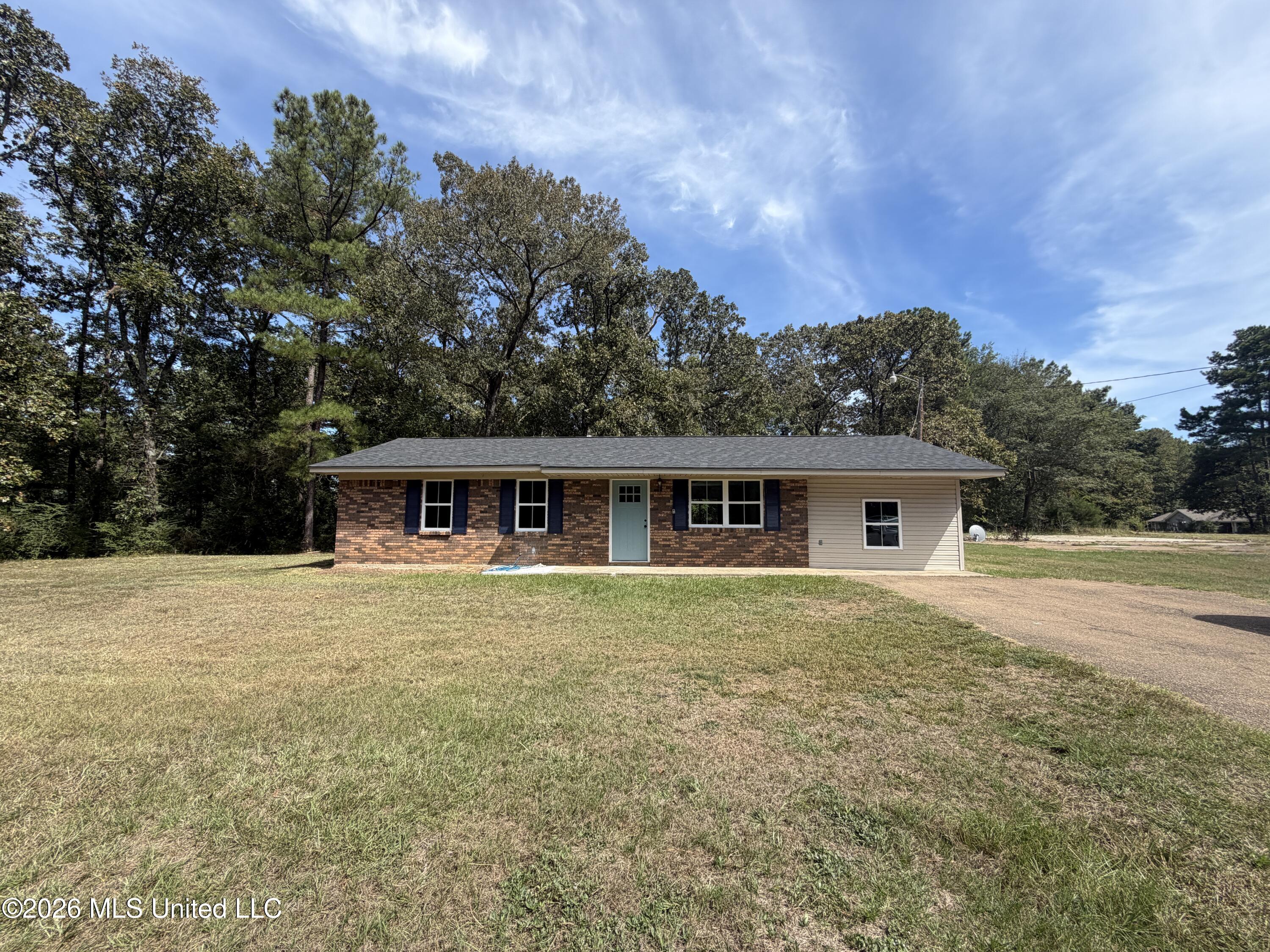 665 S Main Street Property Photo 1