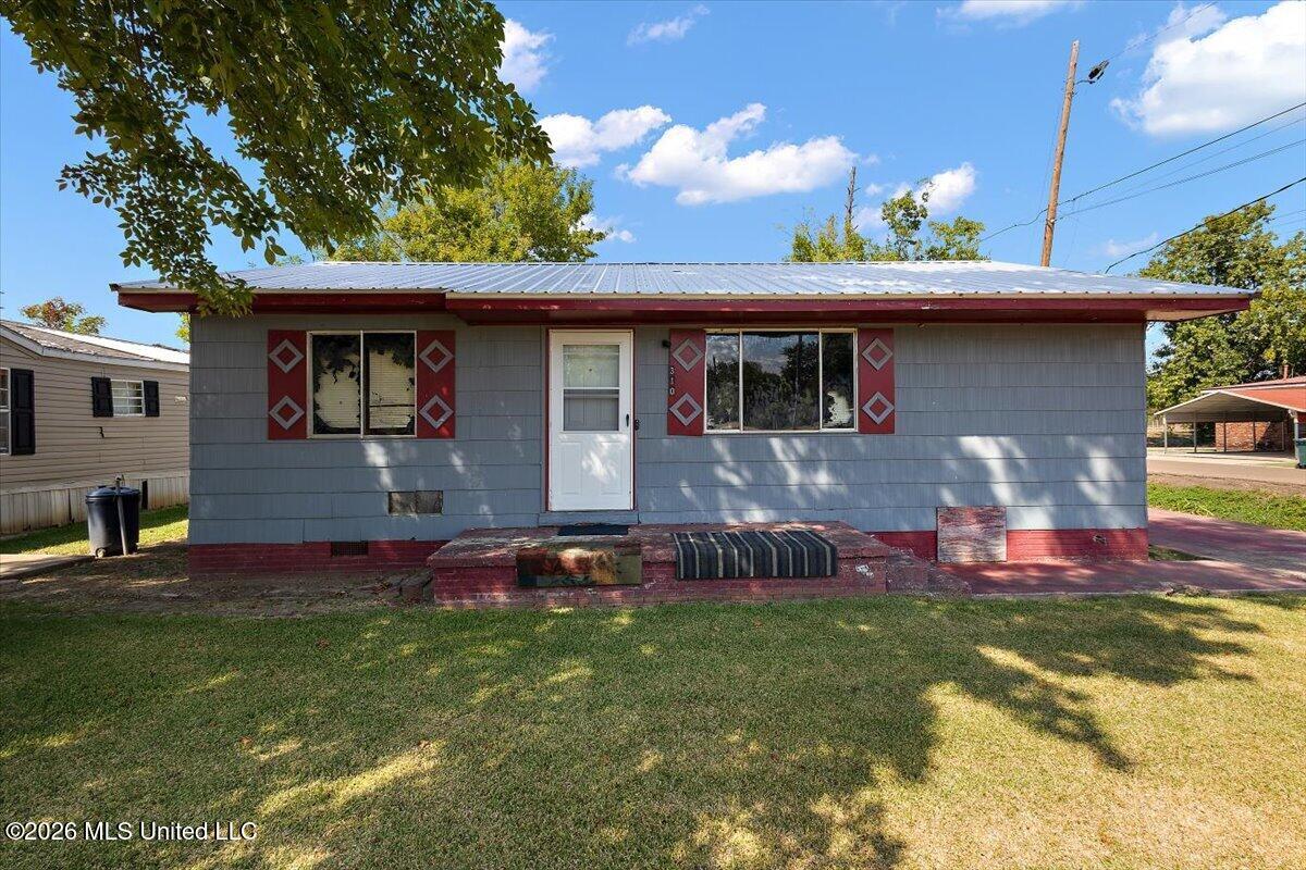 310 W 6th Street Property Photo 1