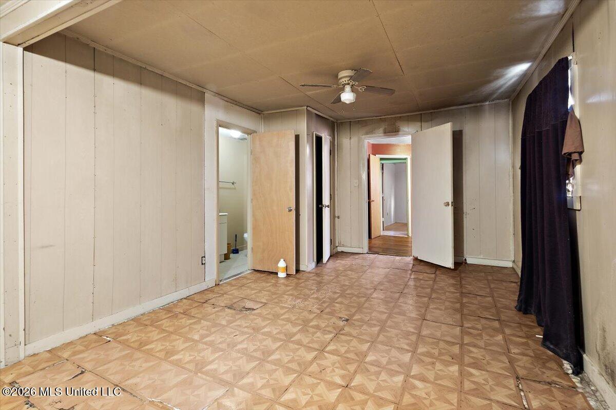 310 W 6th Street Property Photo 14